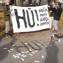 Podzimák Hučíme proti