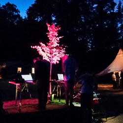 Bourání a festival Pokušení